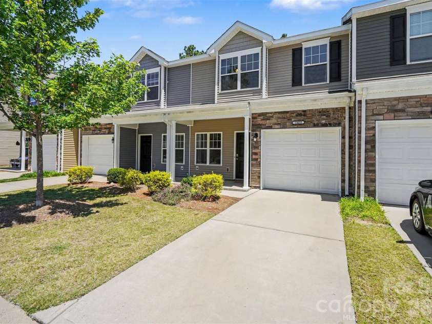 13635 Browhill Lane, Charlotte, NC 28278.  MLS# CAR4380856, YatesRealty ID 22233. 