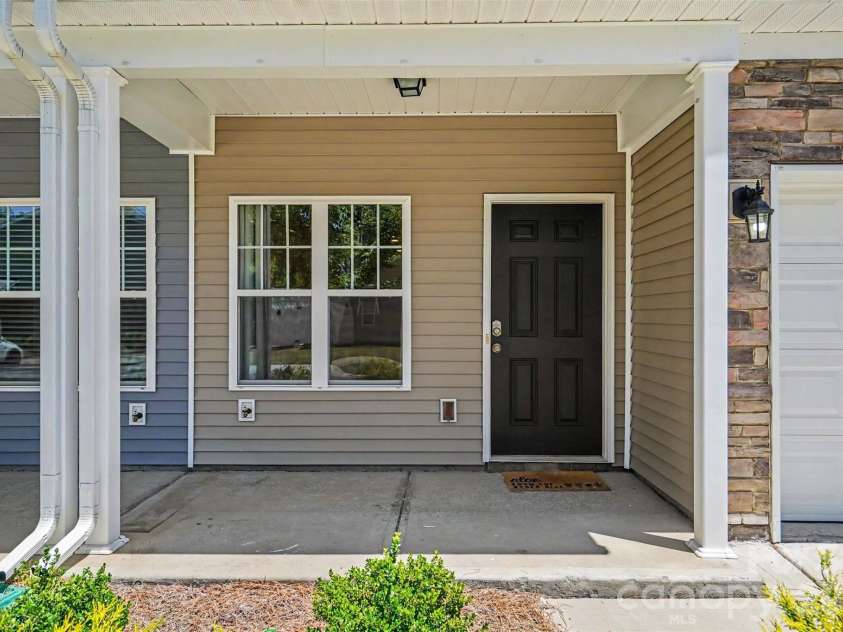 13635 Browhill Lane, Charlotte, NC 28278.  MLS# CAR4380856, YatesRealty ID 22233. 