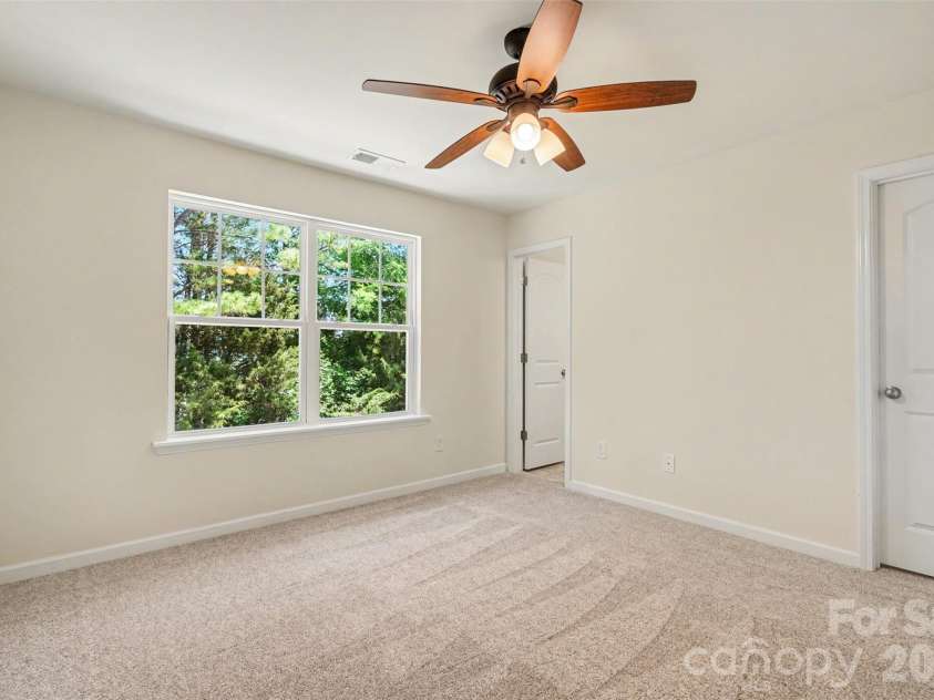 13635 Browhill Lane, Charlotte, NC 28278.  MLS# CAR4380856, YatesRealty ID 22233. 