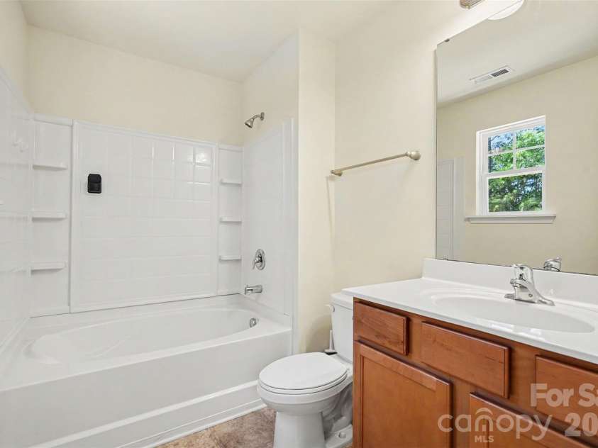 13635 Browhill Lane, Charlotte, NC 28278.  MLS# CAR4380856, YatesRealty ID 22233. 