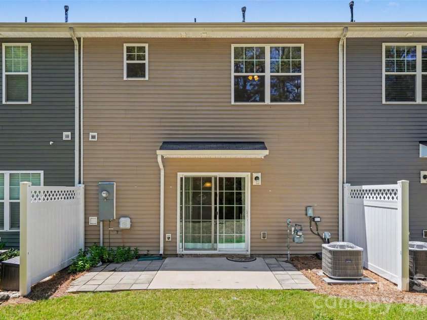 13635 Browhill Lane, Charlotte, NC 28278.  MLS# CAR4380856, YatesRealty ID 22233. 
