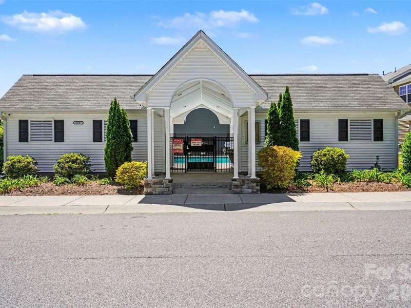 13635 Browhill Lane, Charlotte, NC 28278.  MLS# CAR4380856, YatesRealty ID 22233. 