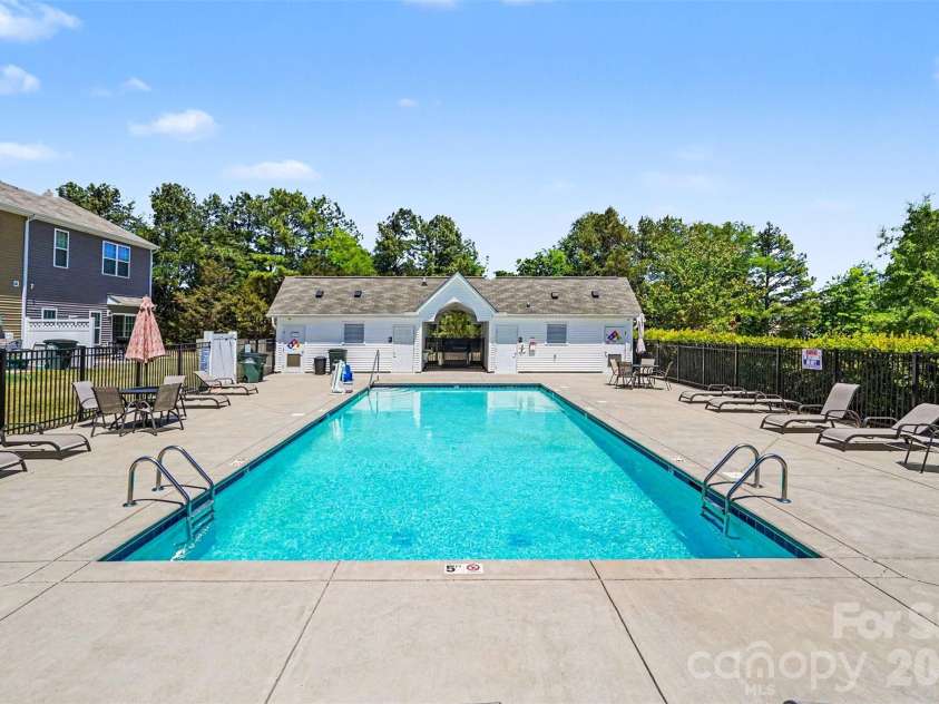 13635 Browhill Lane, Charlotte, NC 28278.  MLS# CAR4380856, YatesRealty ID 22233. 