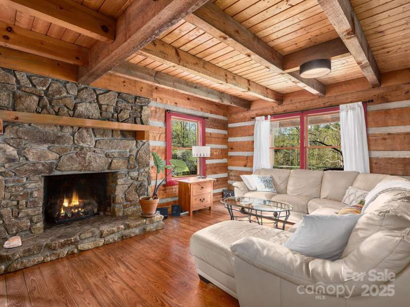 20 Frontier Court, Asheville, NC 28805.  MLS# CAR4269576, YatesRealty ID 22234. 