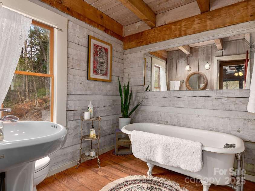 20 Frontier Court, Asheville, NC 28805.  MLS# CAR4269576, YatesRealty ID 22234. 