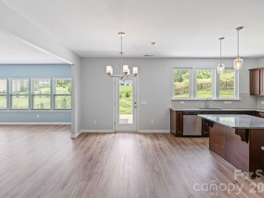 7129 Dove Field Lane, Fort Mill, SC 29707.  MLS# CAR4332862, YatesRealty ID 22234. Breakfast