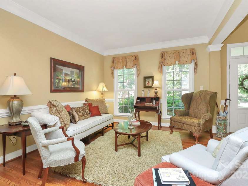13824 Glen Abbey Drive, Charlotte, NC 28278.  MLS# CAR4273393, YatesRealty ID 22236. Formal living room