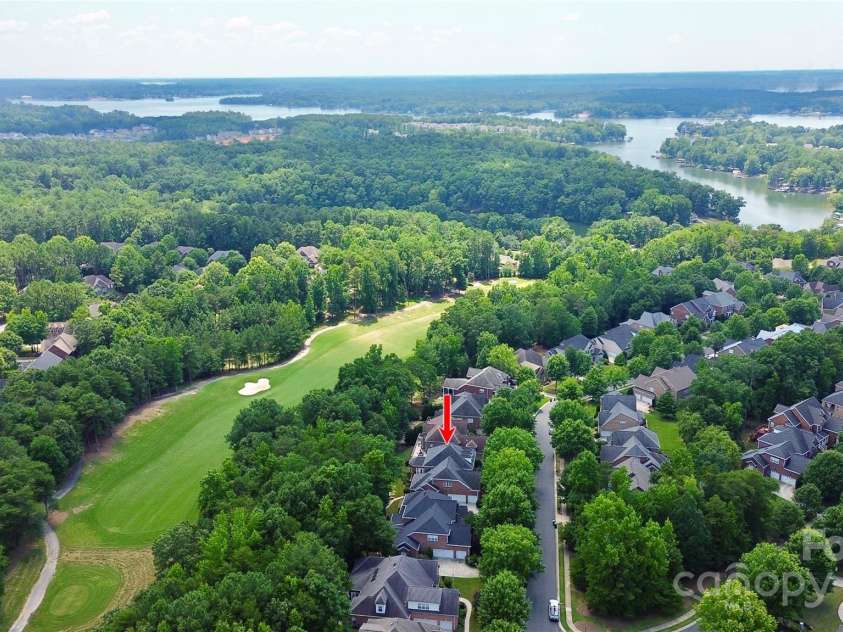 13824 Glen Abbey Drive, Charlotte, NC 28278.  MLS# CAR4273393, YatesRealty ID 22236. Golf course view and view of Lake Wylie is at the end of street
