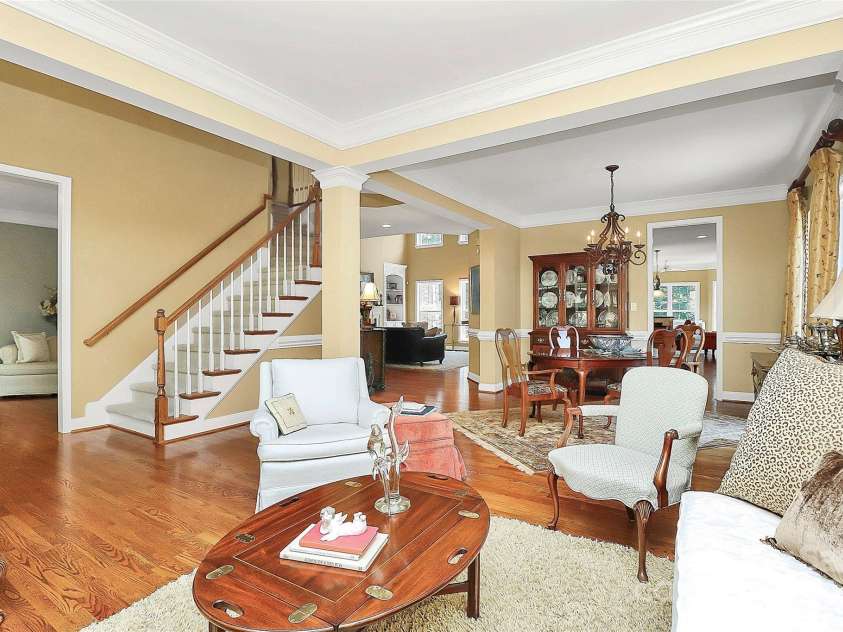 13824 Glen Abbey Drive, Charlotte, NC 28278.  MLS# CAR4273393, YatesRealty ID 22236. Open floor plan