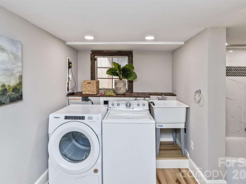 178 Coleman Avenue, Asheville, NC 28801.  MLS# CAR4373425, YatesRealty ID 22236. 