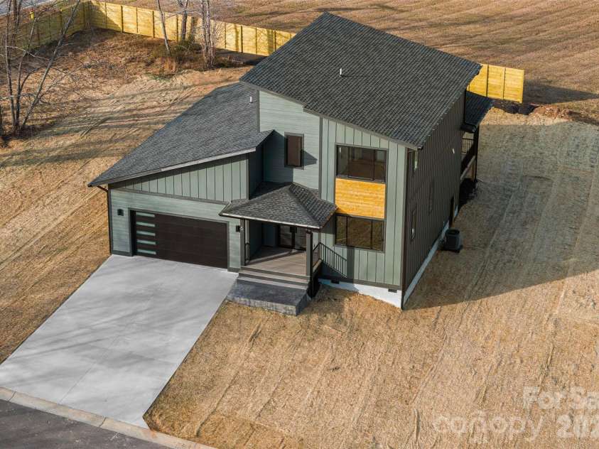 6 Scott Meadows Drive, Asheville, NC 28806.  MLS# CAR4343197, YatesRealty ID 22237. 