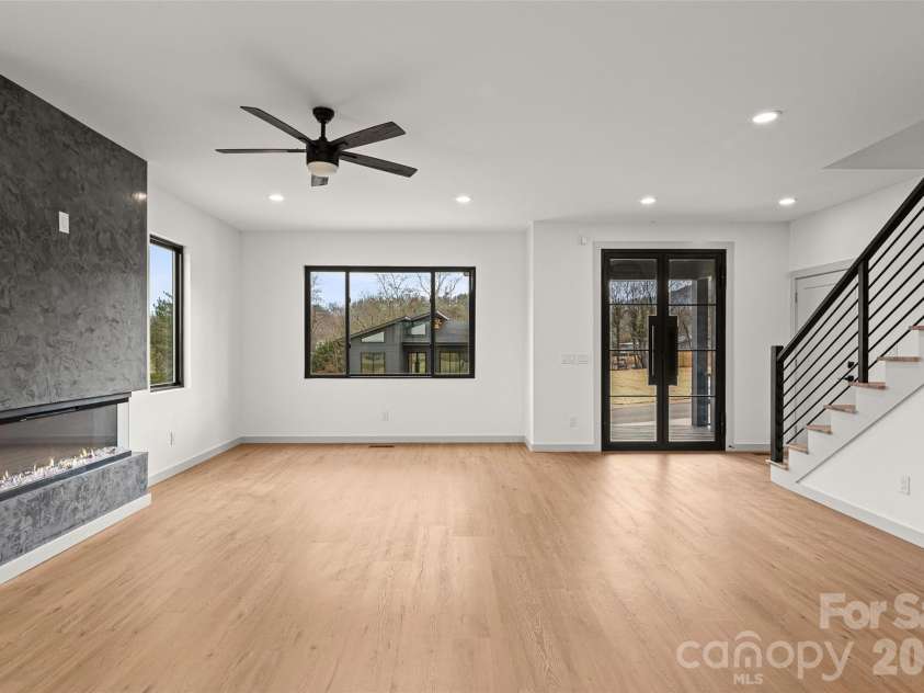 6 Scott Meadows Drive, Asheville, NC 28806.  MLS# CAR4343197, YatesRealty ID 22237. 