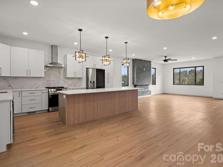 6 Scott Meadows Drive, Asheville, NC 28806.  MLS# CAR4343197, YatesRealty ID 22237. 