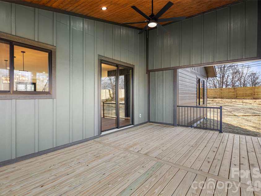 6 Scott Meadows Drive, Asheville, NC 28806.  MLS# CAR4343197, YatesRealty ID 22237. 