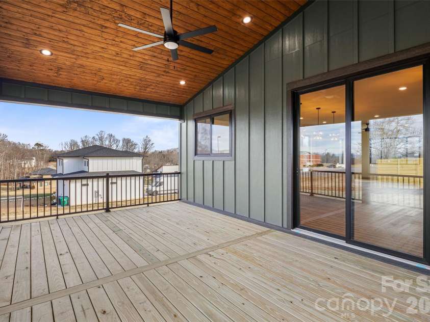 6 Scott Meadows Drive, Asheville, NC 28806.  MLS# CAR4343197, YatesRealty ID 22237. 