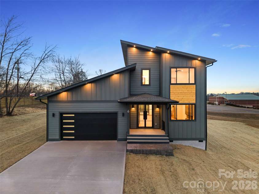 6 Scott Meadows Drive, Asheville, NC 28806.  MLS# CAR4343197, YatesRealty ID 22237. 