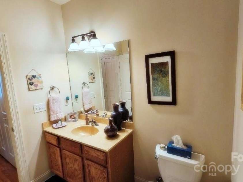 93 Foxden Drive, Fletcher, NC 28732.  MLS# CAR4251885, YatesRealty ID 22237. Primary ensuite