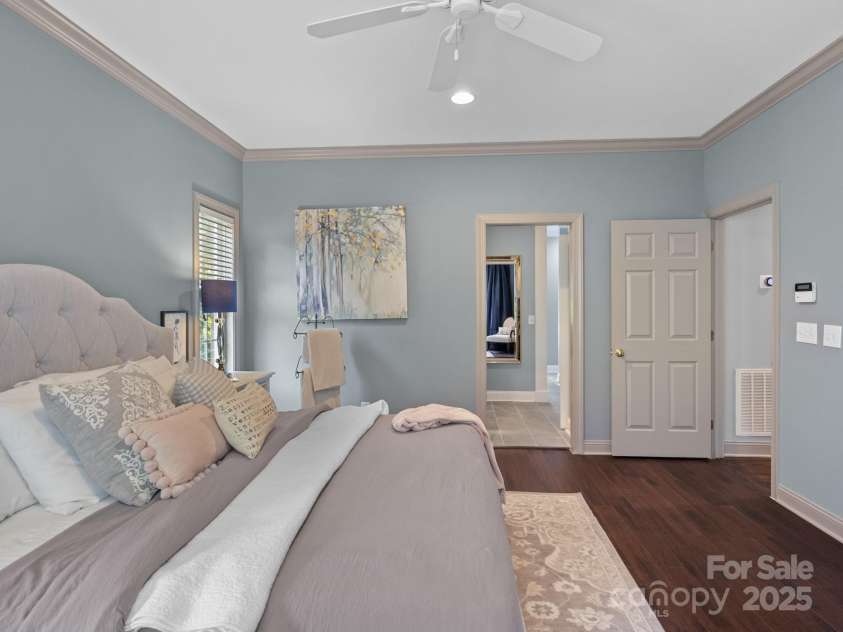 150 Pinnacle Shores Drive, Mooresville, NC 28117.  MLS# CAR4266217, YatesRealty ID 22238. 