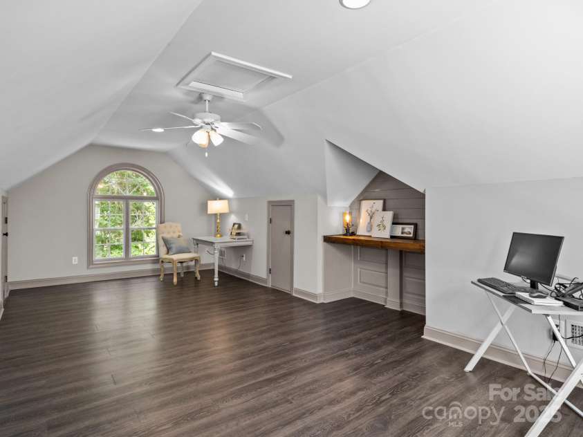 150 Pinnacle Shores Drive, Mooresville, NC 28117.  MLS# CAR4266217, YatesRealty ID 22238. 