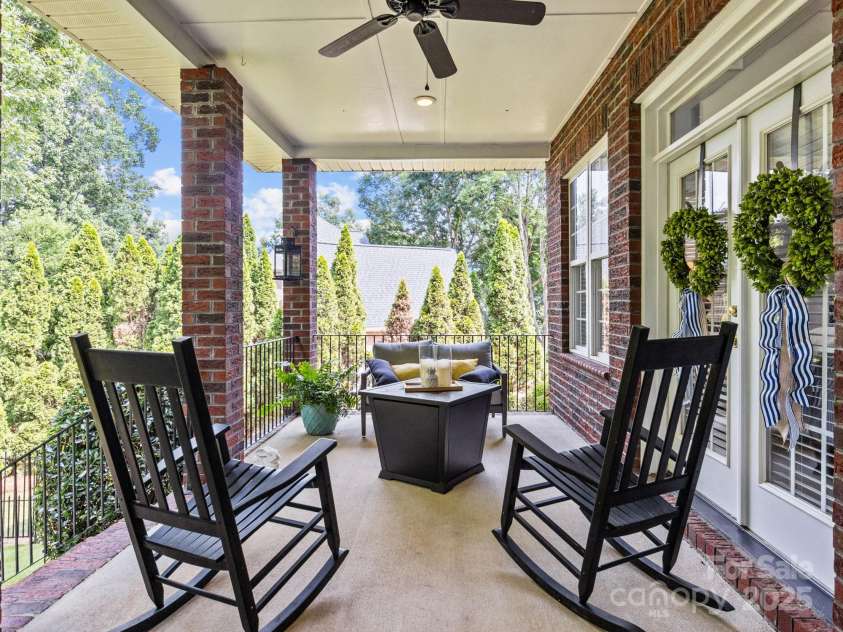 150 Pinnacle Shores Drive, Mooresville, NC 28117.  MLS# CAR4266217, YatesRealty ID 22238. 