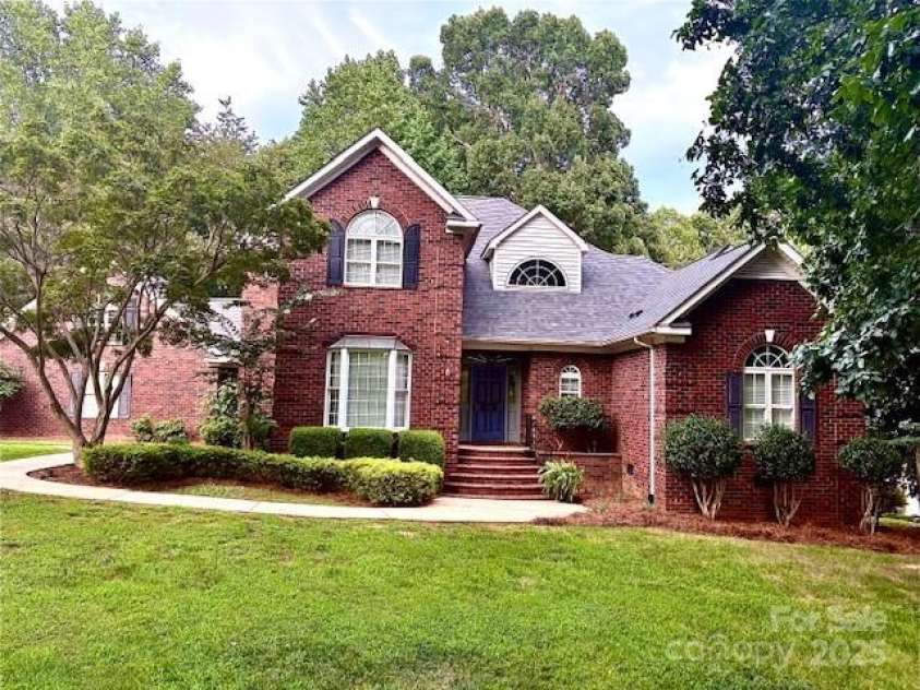 150 Pinnacle Shores Drive, Mooresville, NC 28117.  MLS# CAR4266217, YatesRealty ID 22238. 