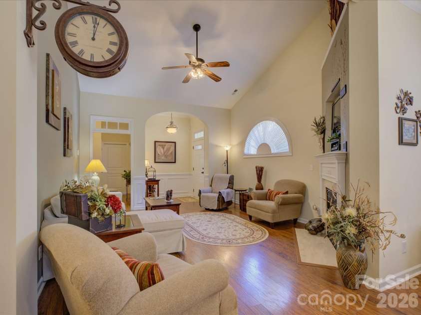 546 Pine Links Drive, Tega Cay, SC 29708.  MLS# CAR4377142, YatesRealty ID 22238. 