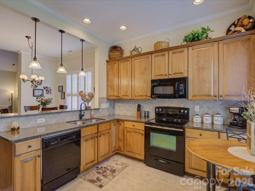 546 Pine Links Drive, Tega Cay, SC 29708.  MLS# CAR4377142, YatesRealty ID 22238. 