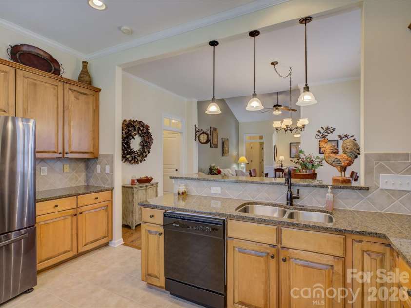 546 Pine Links Drive, Tega Cay, SC 29708.  MLS# CAR4377142, YatesRealty ID 22238. 