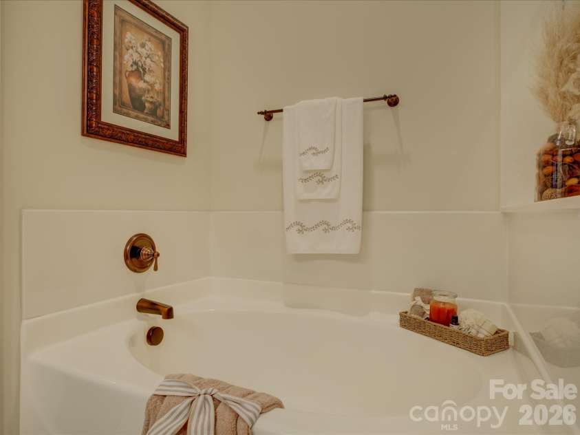 546 Pine Links Drive, Tega Cay, SC 29708.  MLS# CAR4377142, YatesRealty ID 22238. 