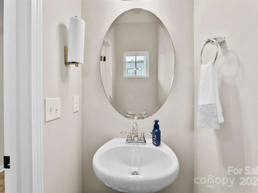 11195 Argosy Drive, Lancaster, SC 29720.  MLS# CAR4272256, YatesRealty ID 22239. Half bath