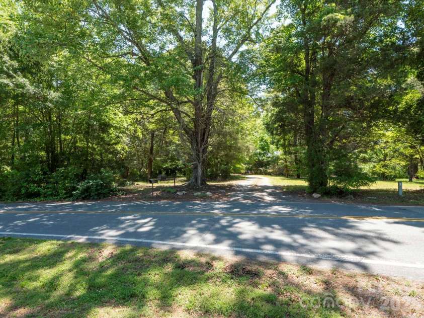 5219 Crow Road, Mineral Springs, NC 28112.  MLS# CAR4381934, YatesRealty ID 22239. Circle drive entering from Crow Rd.