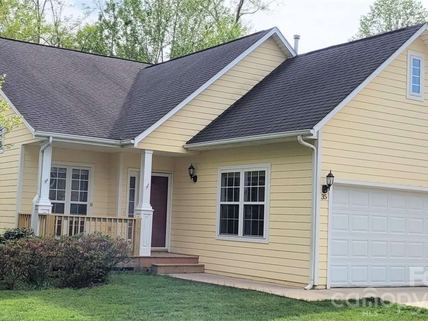 35 Cotton Creek Circle, Black Mountain, NC 28711.  MLS# CAR4326979, YatesRealty ID 22240. 
