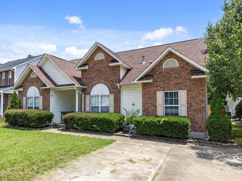 5508 Burning Ridge Drive, Monroe, NC 28110.  MLS# CAR4272155, YatesRealty ID 22240. 