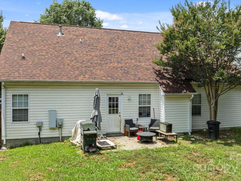 5508 Burning Ridge Drive, Monroe, NC 28110.  MLS# CAR4272155, YatesRealty ID 22240. 