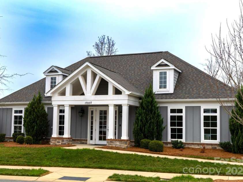 16116 Lakeside Loop Lane, Cornelius, NC 28031.  MLS# CAR4231735, YatesRealty ID 22241. 