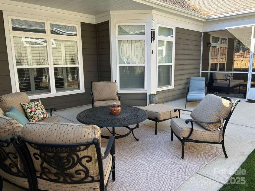 16116 Lakeside Loop Lane, Cornelius, NC 28031.  MLS# CAR4231735, YatesRealty ID 22241. 