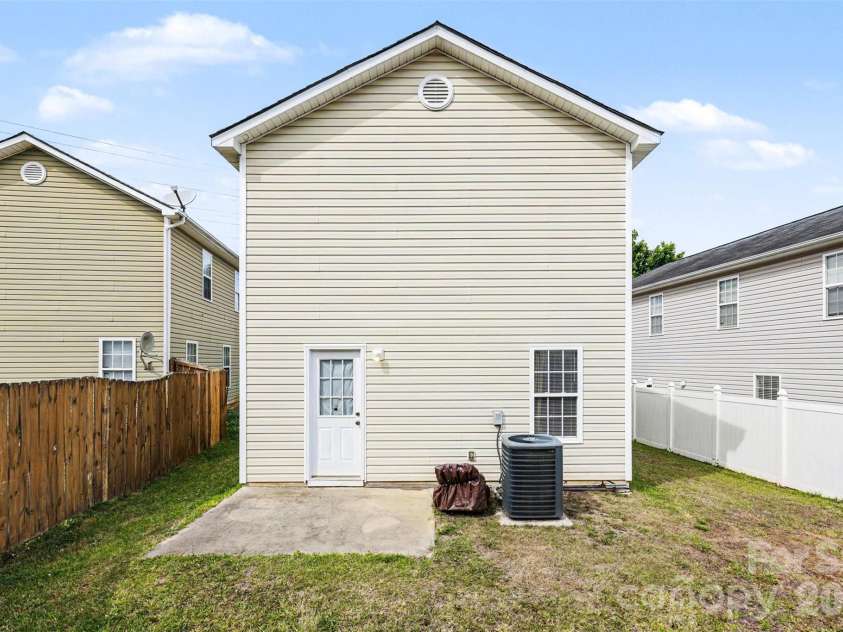 306 Cayman Way, Charlotte, NC 28217.  MLS# CAR4379005, YatesRealty ID 22241. 