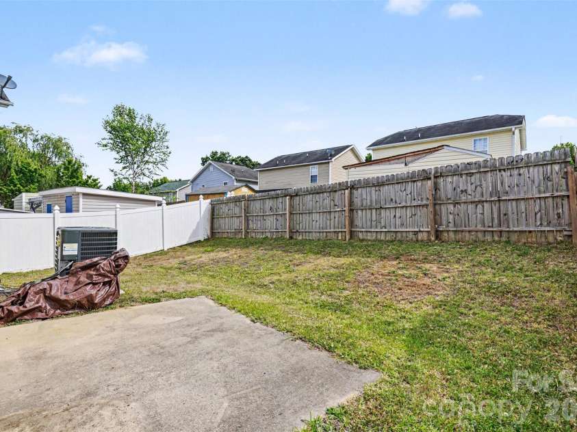 306 Cayman Way, Charlotte, NC 28217.  MLS# CAR4379005, YatesRealty ID 22241. 