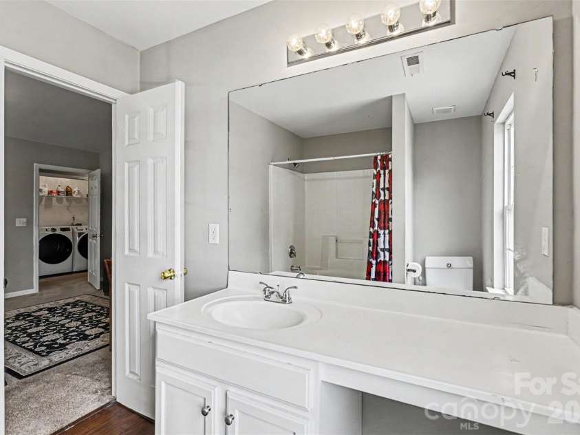 306 Cayman Way, Charlotte, NC 28217.  MLS# CAR4379005, YatesRealty ID 22241. Master Bathroom