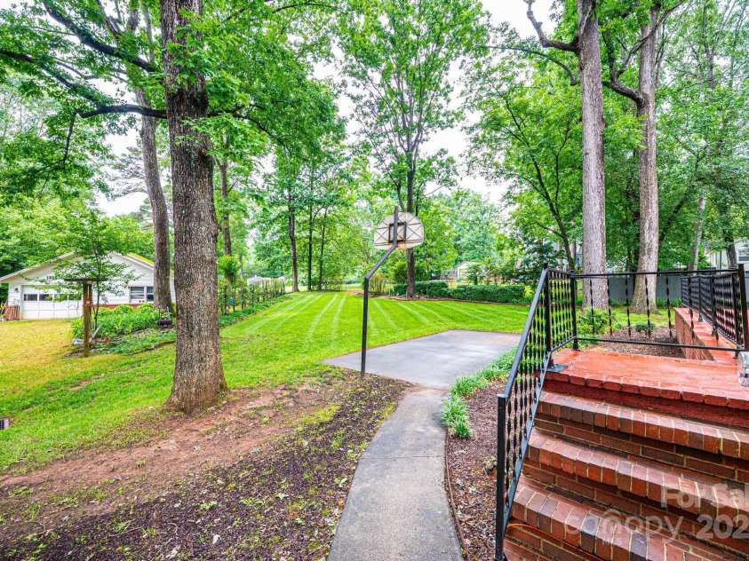 1304 5th Street Circle, Hickory, NC 28601.  MLS# CAR4265643, YatesRealty ID 22242. 