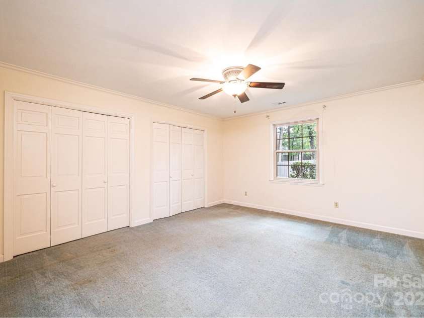 1304 5th Street Circle, Hickory, NC 28601.  MLS# CAR4265643, YatesRealty ID 22242. 