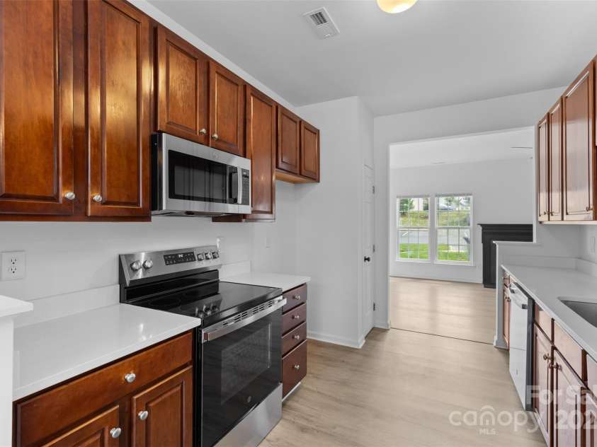 4208 Coulter Crossing, Charlotte, NC 28213.  MLS# CAR4266255, YatesRealty ID 22245. 