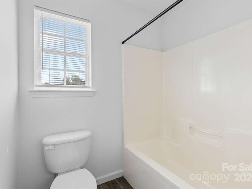 4208 Coulter Crossing, Charlotte, NC 28213.  MLS# CAR4266255, YatesRealty ID 22245. 