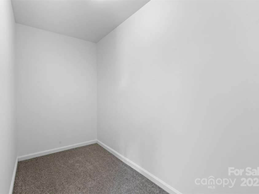 4208 Coulter Crossing, Charlotte, NC 28213.  MLS# CAR4266255, YatesRealty ID 22245. 