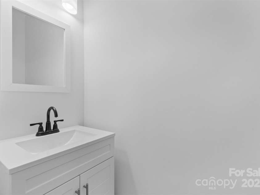 4208 Coulter Crossing, Charlotte, NC 28213.  MLS# CAR4266255, YatesRealty ID 22245. 