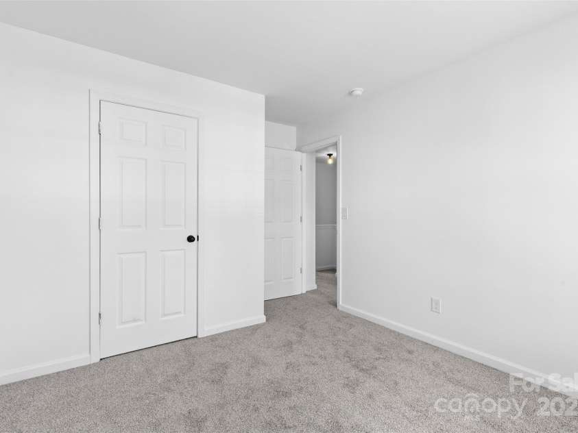 4208 Coulter Crossing, Charlotte, NC 28213.  MLS# CAR4266255, YatesRealty ID 22245. 