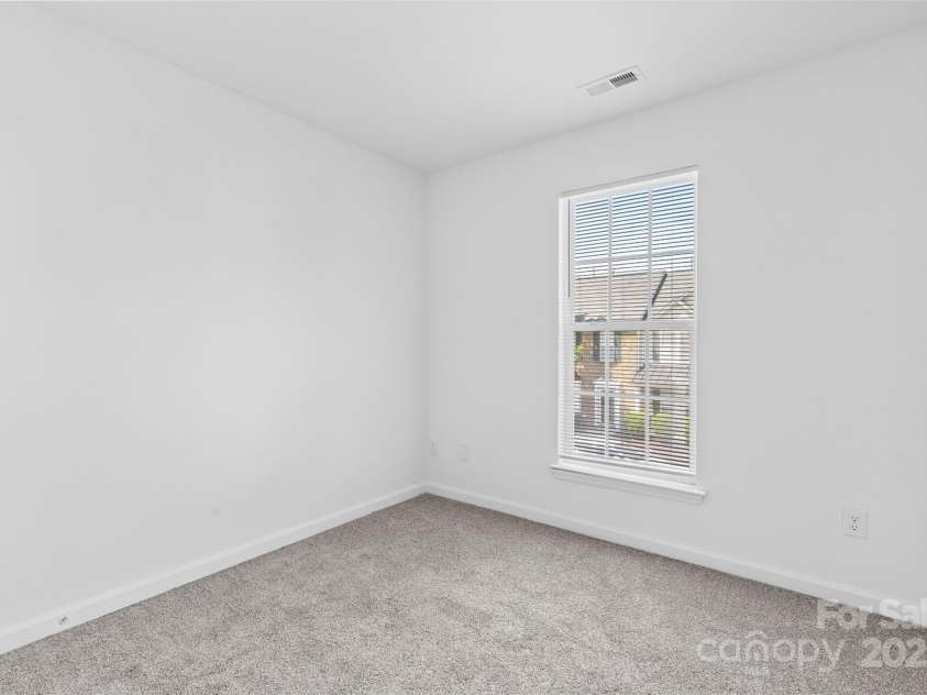 4208 Coulter Crossing, Charlotte, NC 28213.  MLS# CAR4266255, YatesRealty ID 22245. 