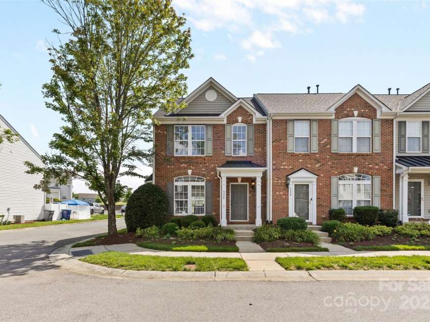 4208 Coulter Crossing, Charlotte, NC 28213.  MLS# CAR4266255, YatesRealty ID 22245. 