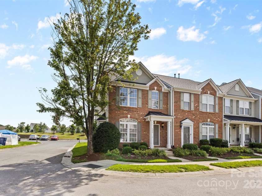 4208 Coulter Crossing, Charlotte, NC 28213.  MLS# CAR4266255, YatesRealty ID 22245. 