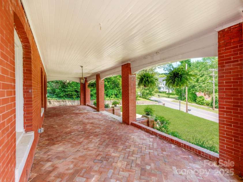 128 End Street, Chester, SC 29706.  MLS# CAR4266584, YatesRealty ID 22246. 